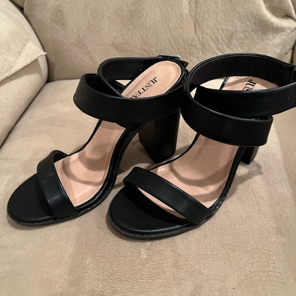 Justfab black criss cross ankle strap size 7.5 NWOT - Picture 2 of 5